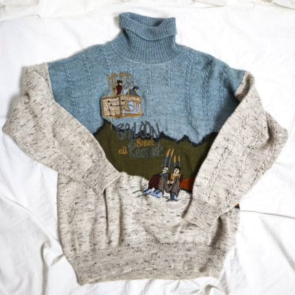 Vintage 90s Dur Turtleneck Sweater - Size S with Detailed Embroidery