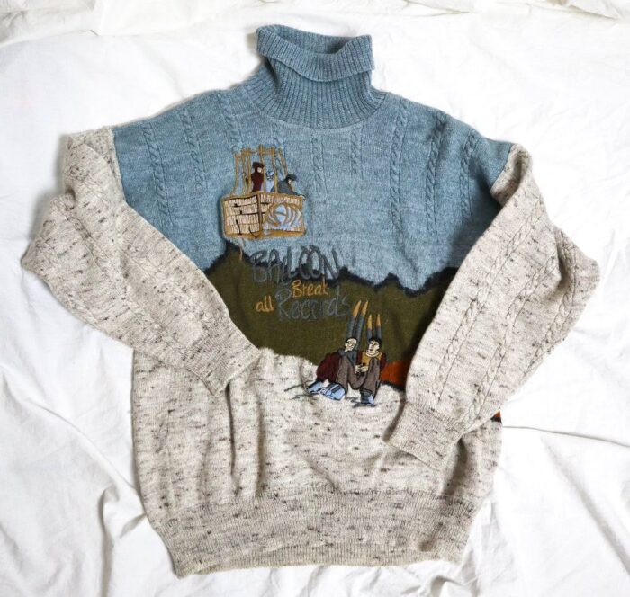 Vintage 90s Dur Turtleneck Sweater - Size S with Detailed Embroidery