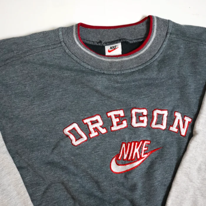 Vintage Nike Oregon Sweatshirt (Size Medium)